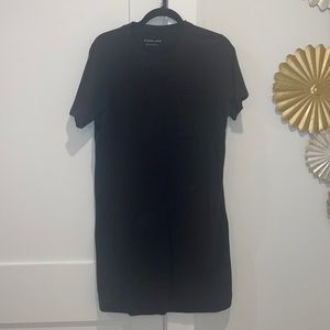 Everlane T shirt dress with pocket